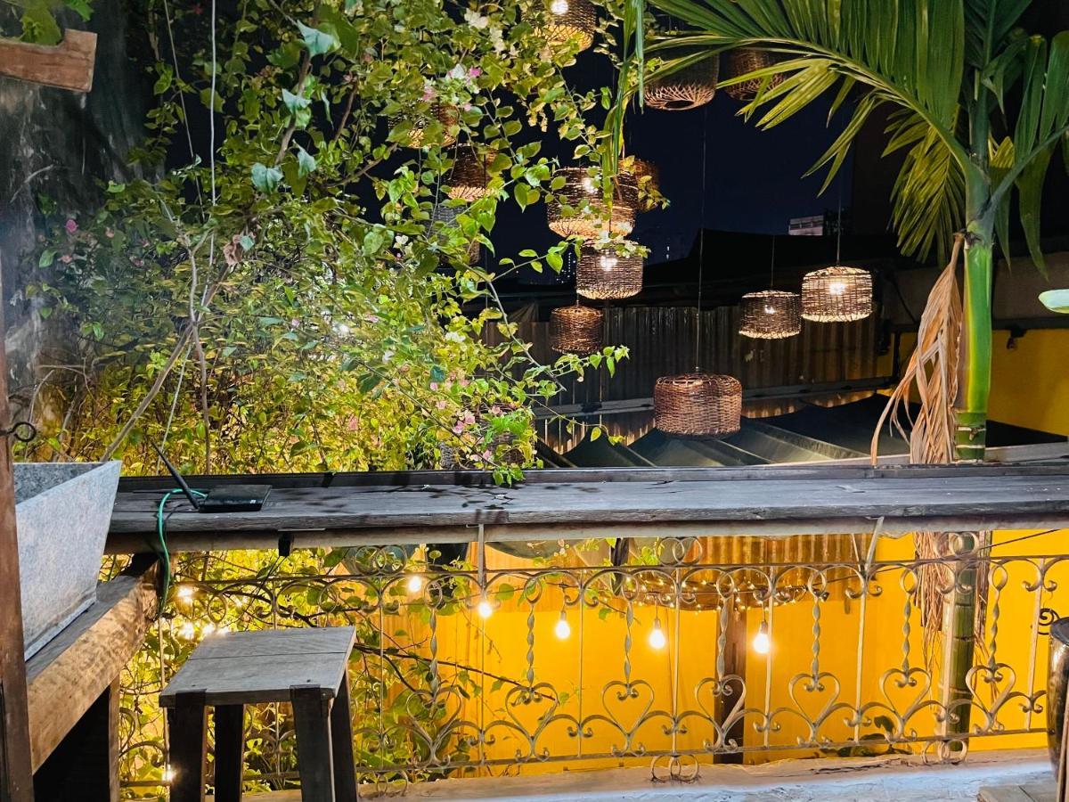 Chu Nhat Cafe & Homestay - 12 Ngo 41 Duong Lang - Co So 1 Hanoi Luaran gambar